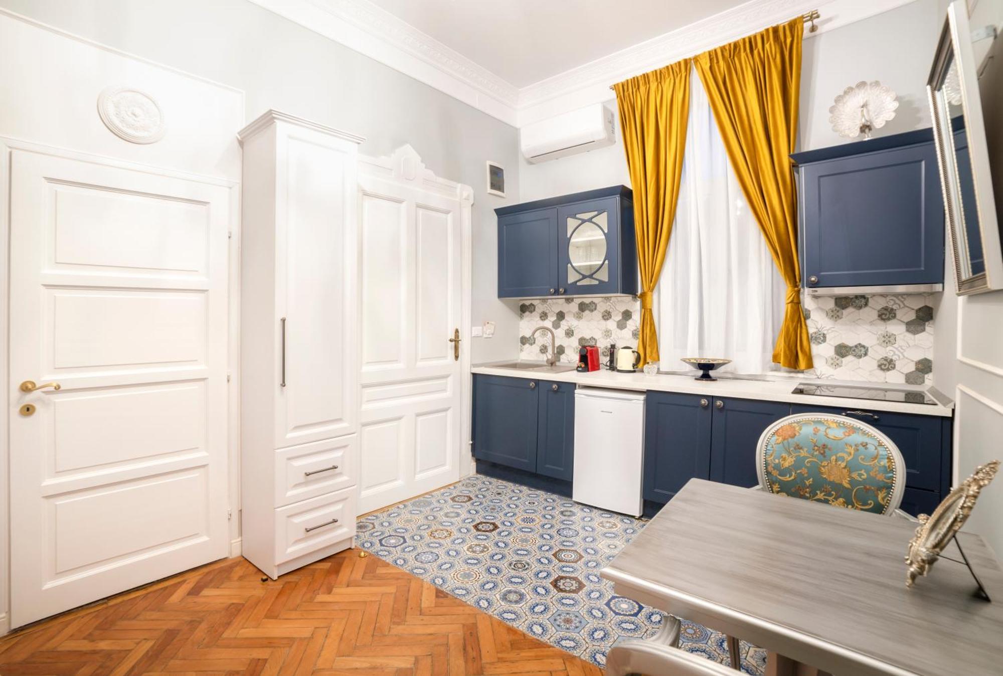 Aesthetic Pleasure - Central Downtown Apartments Oradea Εξωτερικό φωτογραφία