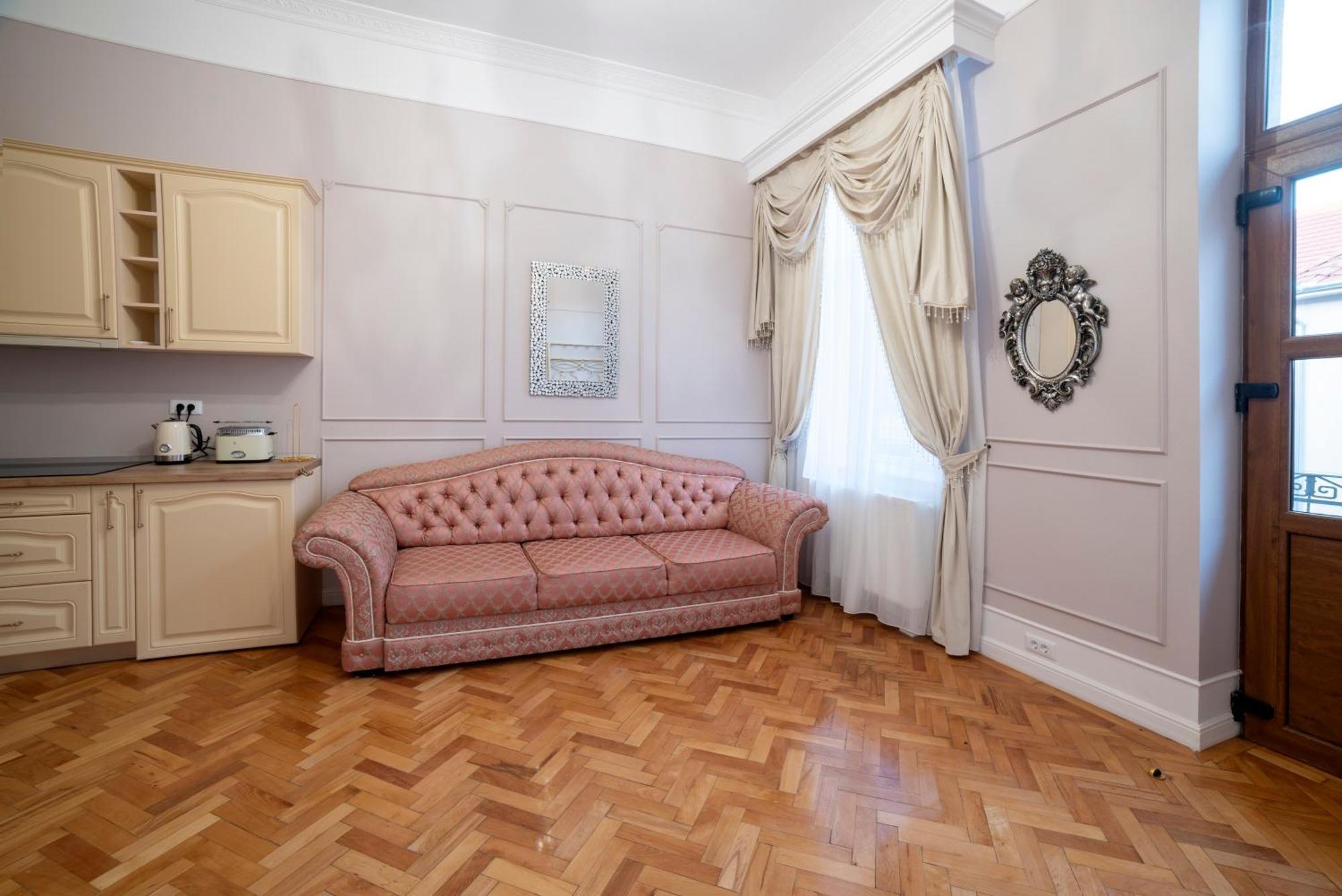 Aesthetic Pleasure - Central Downtown Apartments Oradea Εξωτερικό φωτογραφία