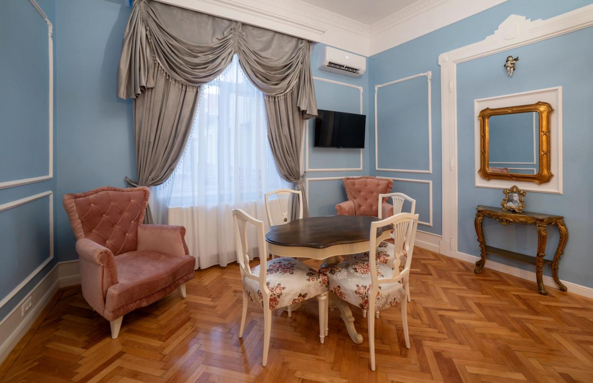 Aesthetic Pleasure - Central Downtown Apartments Oradea Εξωτερικό φωτογραφία