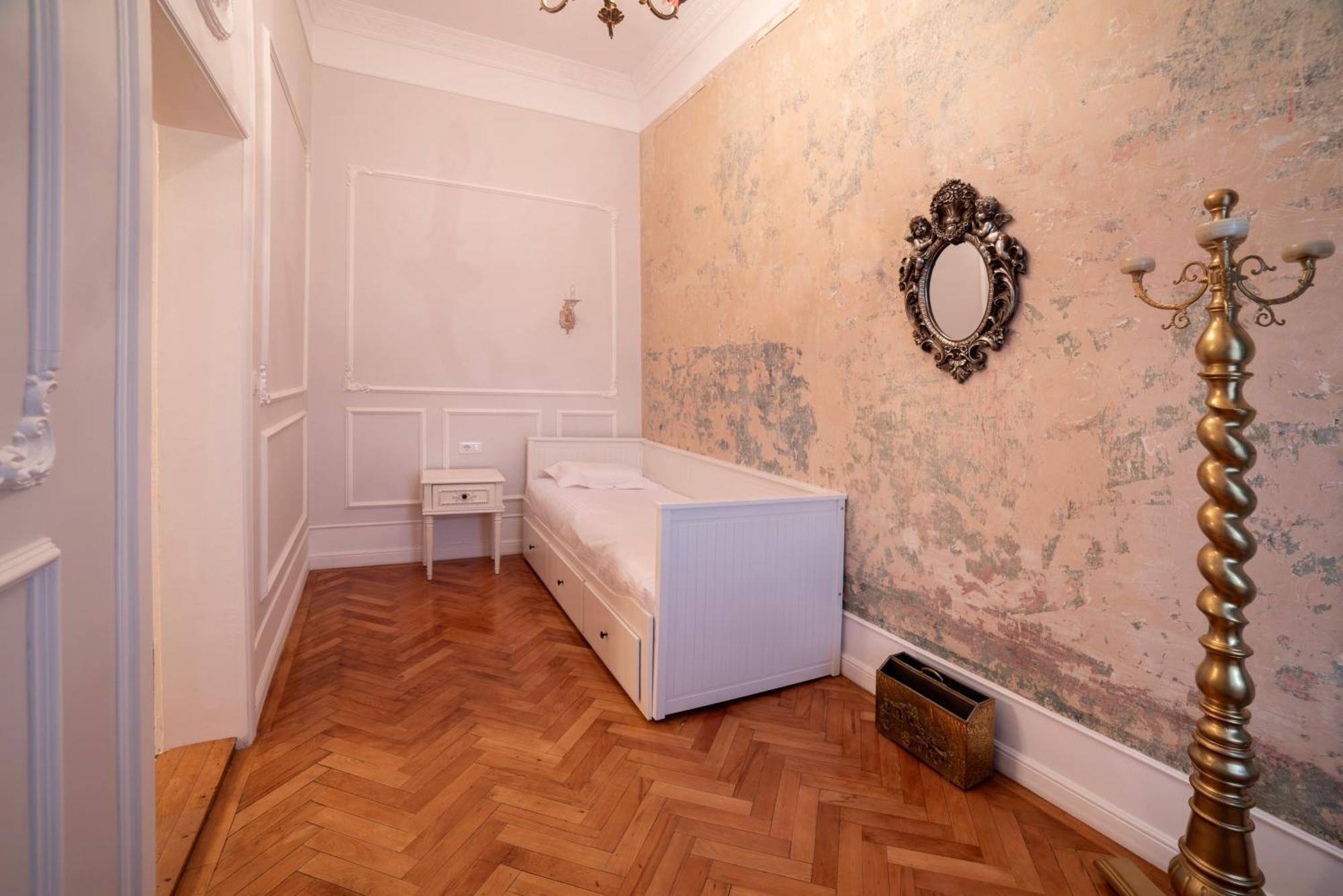 Aesthetic Pleasure - Central Downtown Apartments Oradea Εξωτερικό φωτογραφία